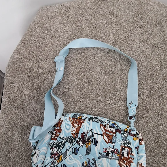 Disney Vera Bradley Ski Vacation Quilted Sling Bag - Picture 6 of 6